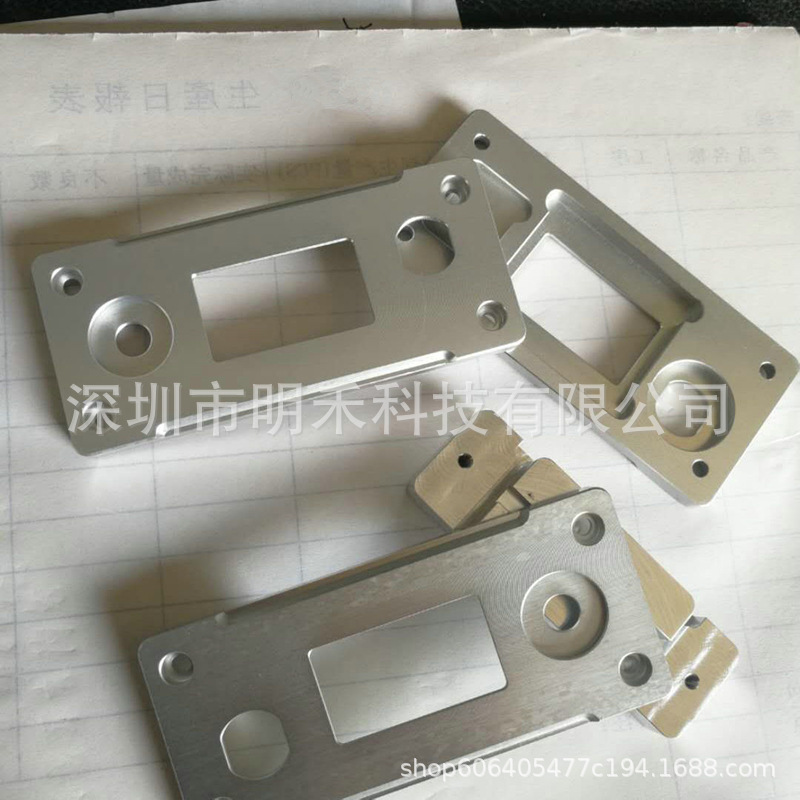 金屬件CNC加工塑膠件CNC加工機(jī)器人零部件精加工